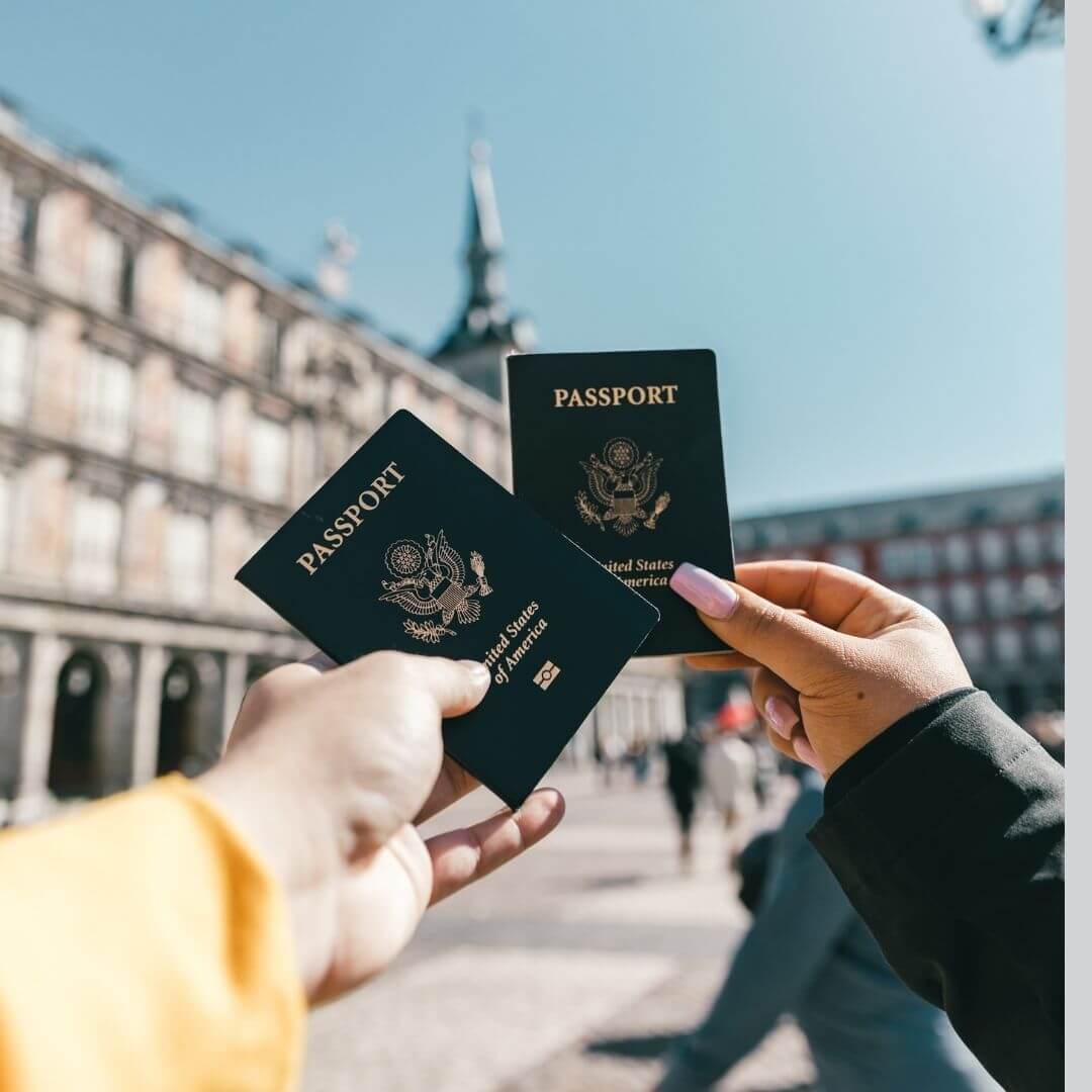 10 Must-Have Travelling Items FLOWZOOM